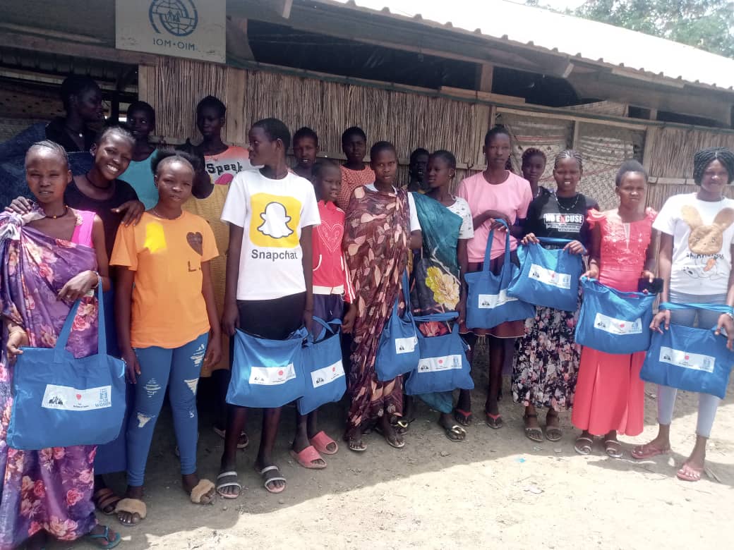 Wartsouthsudan's tweet photo. #Menstruating with dignity

Many thanks to @unwomenssudan   and #GBV Sub-Cluster (Bentiu). Through your support, Wart South Sudan  has distributed dignity kits to over 1500 vulnerable women and girls, including #PWDs in Bentiu
#DignifiedMenstruation #SSOT 

@MenstruationOrg https://t.co/y2n346IciC