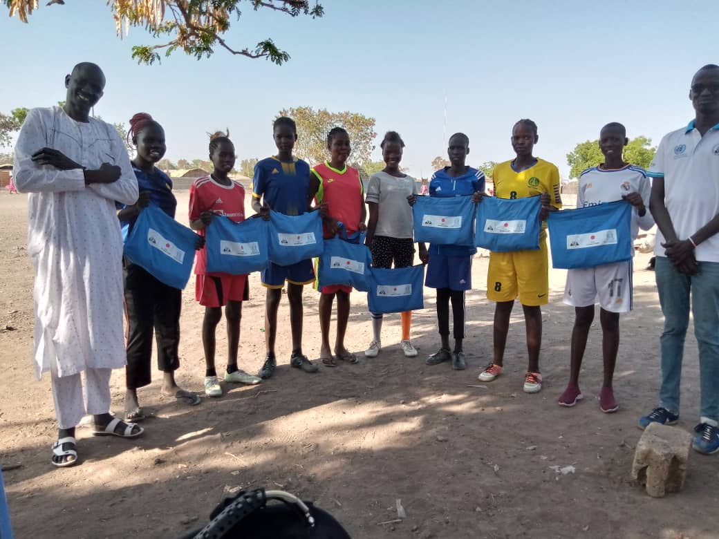 Wartsouthsudan's tweet photo. #Menstruating with dignity

Many thanks to @unwomenssudan   and #GBV Sub-Cluster (Bentiu). Through your support, Wart South Sudan  has distributed dignity kits to over 1500 vulnerable women and girls, including #PWDs in Bentiu
#DignifiedMenstruation #SSOT 

@MenstruationOrg https://t.co/y2n346IciC