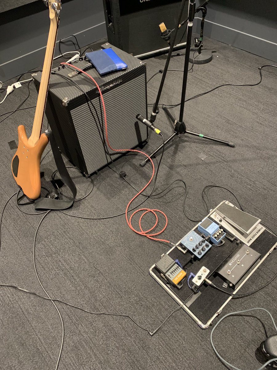 tommyhillsbass's tweet photo. Feels good to be back in the recording studio getting some killer bass tones. 

Want my bass playing on your record? Hit me up and let’s talk about your music! 

#tomashills #warwickbass #ampeg #recording #sessionbassist #recordingartist #rocknroll https://t.co/zF6hhbyBIl