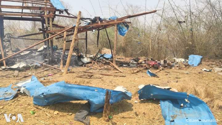 pzl_jourlm's tweet photo. The deaths of three humanitarian workers are also reported since the junta-owned jet fighters ‘secondly’ dropped bombs over Pazi Kyi village in #Sagaing’s Kant Balu town at around 5:40-PM this evening. In also first airstrikes this morning, over 100 civilians were also massacred. https://t.co/AoWzs3XjKl