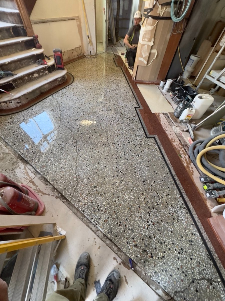 HydeParkPH's tweet photo. We're pleased to report there's been lots of progress on the #PictureHouseProject in recent weeks.
Our lamppost & gas lights are now reinstated, alongside other big milestones like new & restored terrazzo flooring throughout the building. In summary - itβs all happening! (1/2) https://t.co/U13B53nhx6