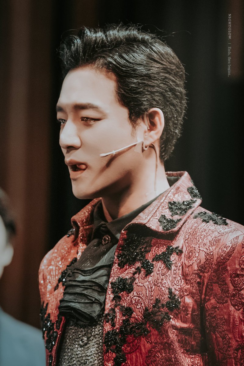 𝐍𝐈𝐆𝐇𝐓𝐆𝐋𝐎𝐖 tweet media