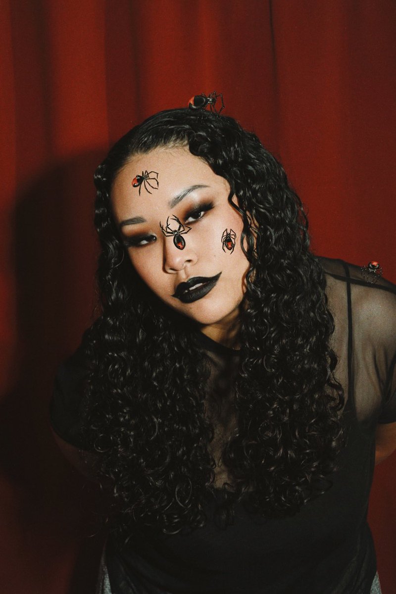 xxMia_Shaixx's tweet photo. if you see this drop a photo/video of yourself as a villain 

ooky spooky shoots are some of my fav shoots i’ve doneeee 😩 https://t.co/VhB3AC1HlE