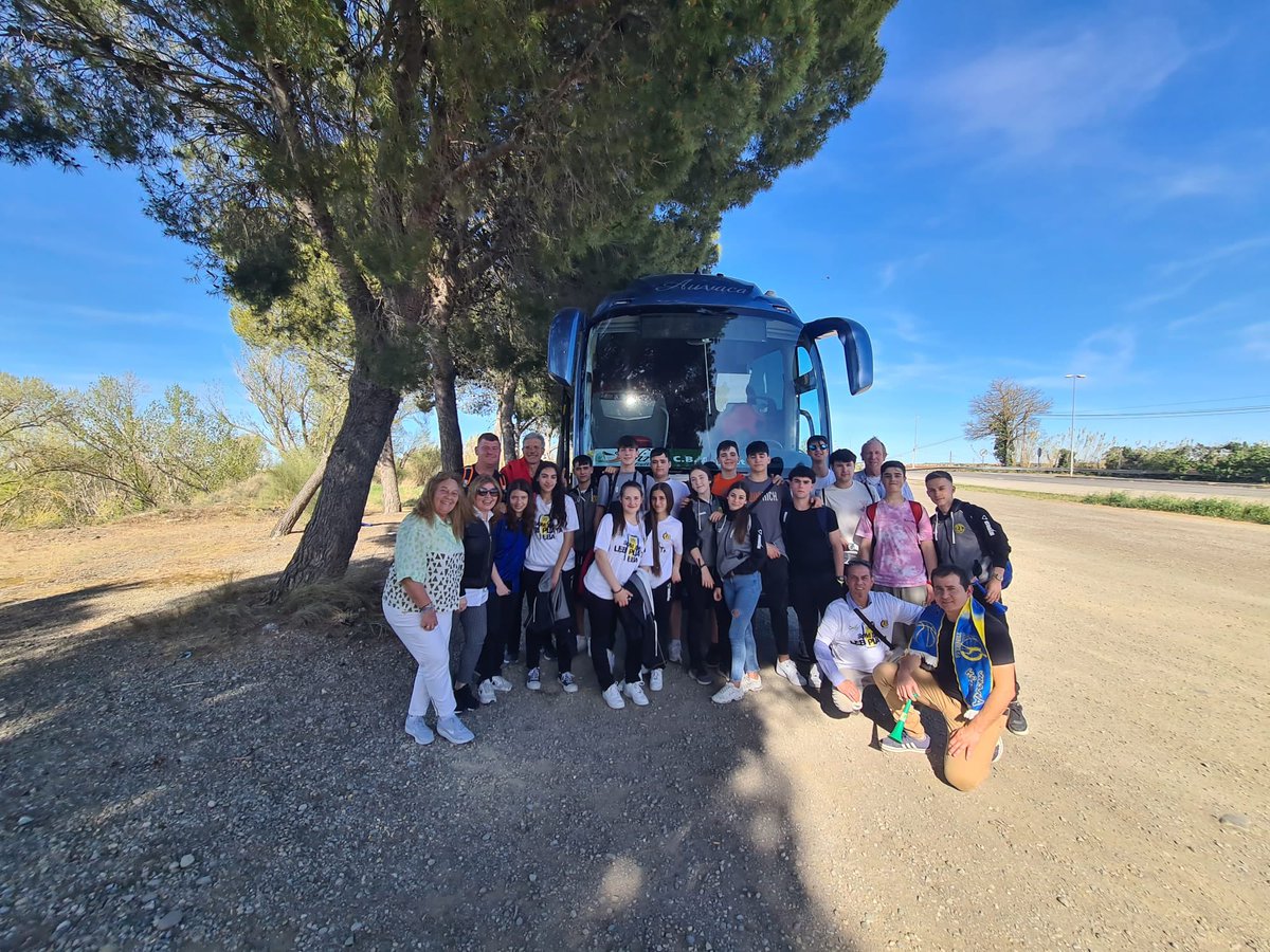 cbalginet's tweet photo. .

👉🏼VAL: AFICIÓ i EQUIP units!

.

👉🏼CAS: ¡AFICIÓN y EQUIPO unidos!

#elsomnicontinua 
#somosdelebplata 
#safirfruitsalginet
#proymealginet
#maximdomenech
#sanchezpla
#icemi
#sideclimp https://t.co/7QJuXKajN2