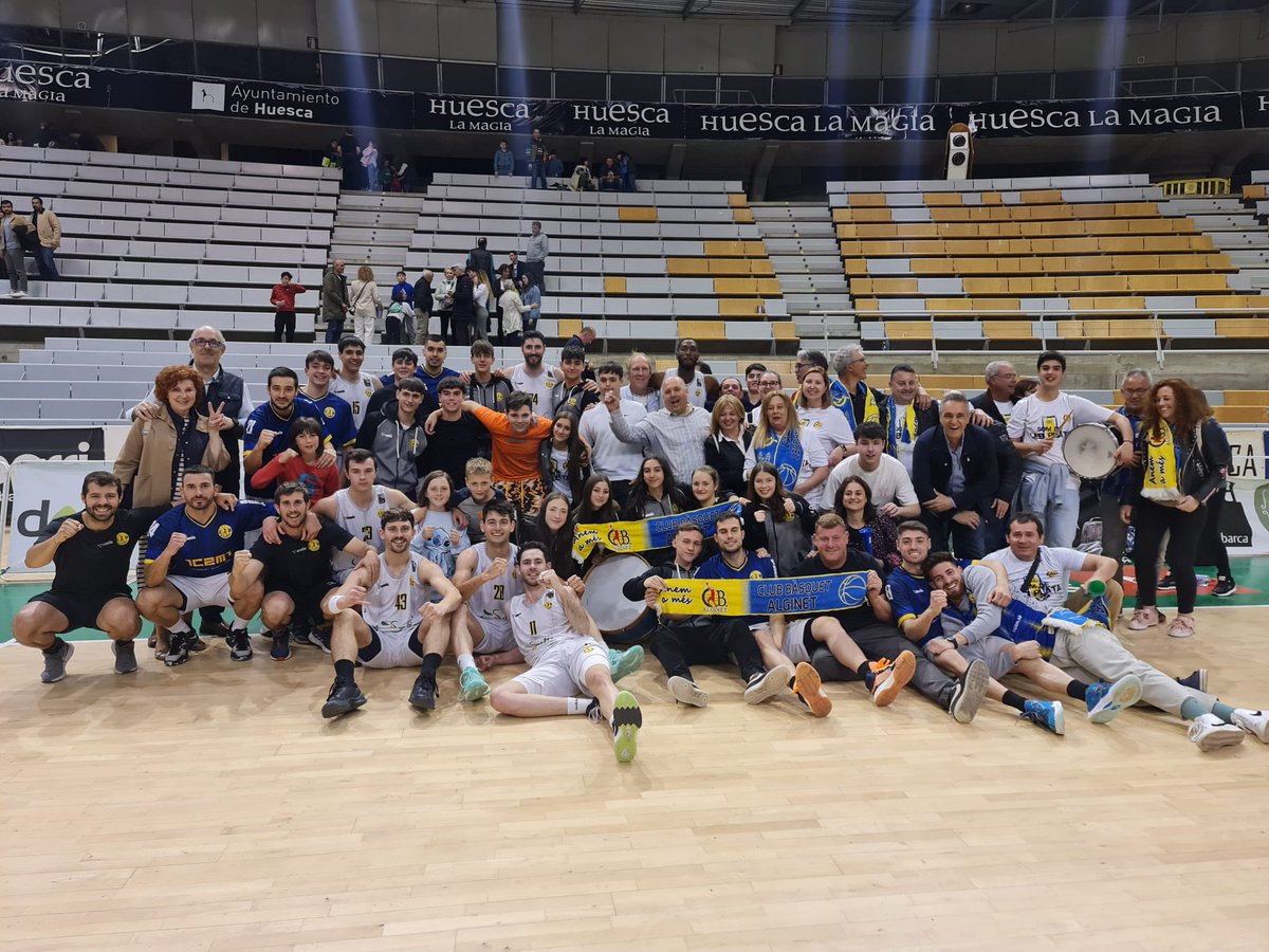cbalginet's tweet photo. .

👉🏼VAL: AFICIÓ i EQUIP units!

.

👉🏼CAS: ¡AFICIÓN y EQUIPO unidos!

#elsomnicontinua 
#somosdelebplata 
#safirfruitsalginet
#proymealginet
#maximdomenech
#sanchezpla
#icemi
#sideclimp https://t.co/7QJuXKajN2