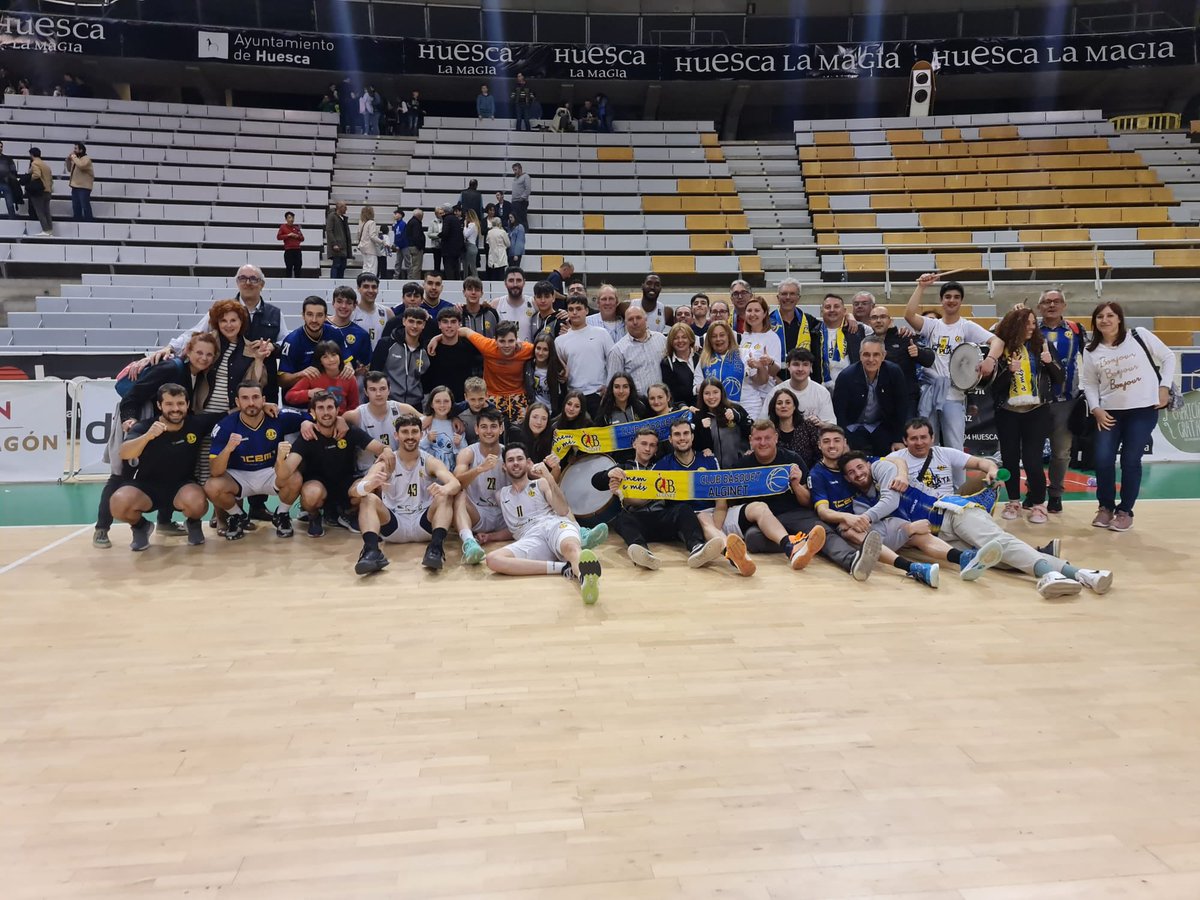 cbalginet's tweet photo. .

👉🏼VAL: AFICIÓ i EQUIP units!

.

👉🏼CAS: ¡AFICIÓN y EQUIPO unidos!

#elsomnicontinua 
#somosdelebplata 
#safirfruitsalginet
#proymealginet
#maximdomenech
#sanchezpla
#icemi
#sideclimp https://t.co/7QJuXKajN2