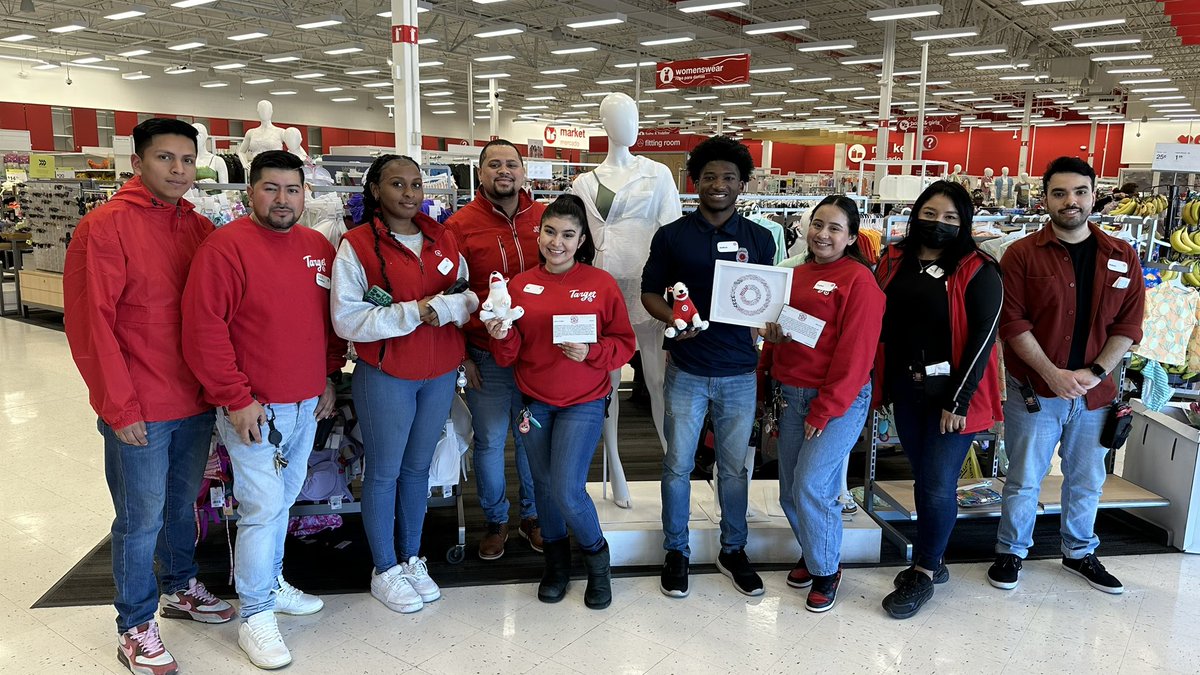 Congrats to our #YOUMATTER Q1 TL Katherine. Thank you for being a HUGE contribution to our store. Your dedication and passion has shined brightly through the results we've accomplished. Our team would not be the same without you! ✨🎉<a href="/OJ_DE_TGT/">OJ</a>
<a href="/VanessaMolina_1/">Vanessa Molina</a> @NicoleTonnessen