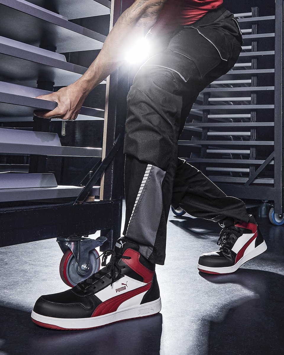 vetementpro's tweet photo. Retrouvez les dernières chaussures de sécurité Puma Safety pour homme et femme sur https://t.co/uXKIP0W9Id !

Découvrir : https://t.co/dJWpLKuLip 

#workwear #vetementdetravail #vetementpro #puma #pumasafety #chaussuresdesecurite https://t.co/Z0EGtpN69I
