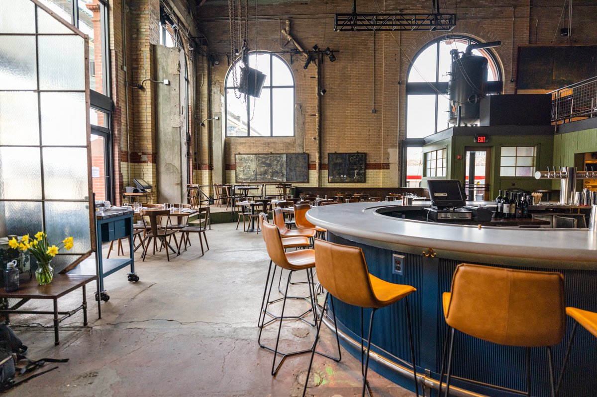 Fringe Bar tweet media