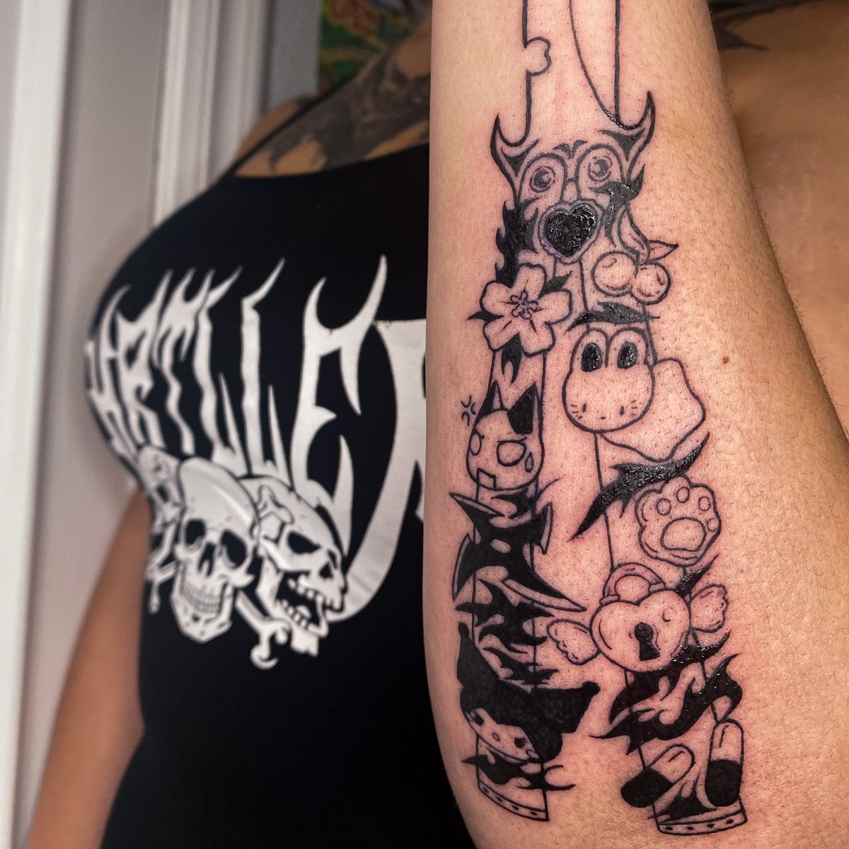 arumatattoo's tweet photo. 🩷 ✩ custom butterfly knife 𐦍 🩷

~ kawaiicore x neotribal 🖤 https://t.co/j8pgD6gj2a