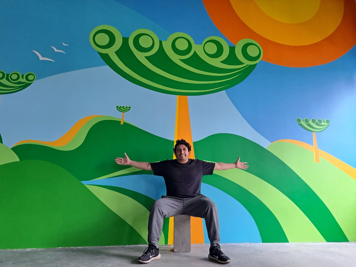 Tom_Veiga's tweet photo. Novo mural pintando, dessa vez em Curitiba, inspirado nos campos de Araucárias :) https://t.co/bfdx6maU9w
