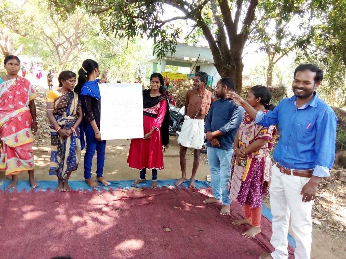 harshatrust's tweet photo. Out of the 141 households of #Ghumura village of Bandhugaon block #HarshaTrust works closely with 133 households. For the upcoming #Kharif season, Team #Bandhugaon conducted a meeting for the village-level livelihood plan.
#ABF
#marginalfarmers #agriculture #cropplanning https://t.co/05YnWfGPyJ