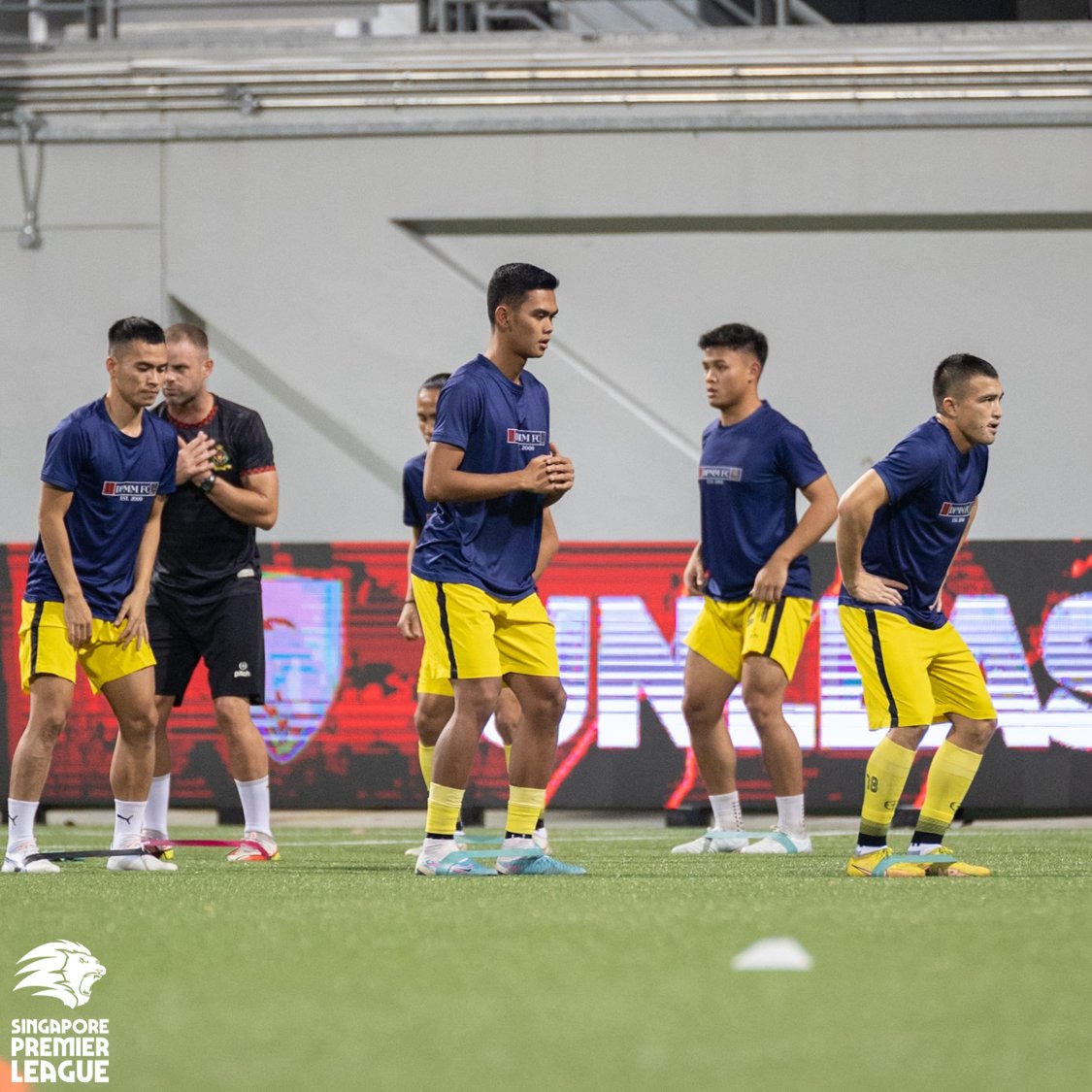 SGPremierLeague's tweet photo. Young Lions host DPMM in tonight's sole #SPL match! Score predictions? #YGLDPM
 
LIVE ➡️ YouTube (https://t.co/eS4ME28dwl), meWATCH (https://t.co/advz4YGsad), Singtel Ch 111, StarHub Ch 204 https://t.co/L7SQhgraOi