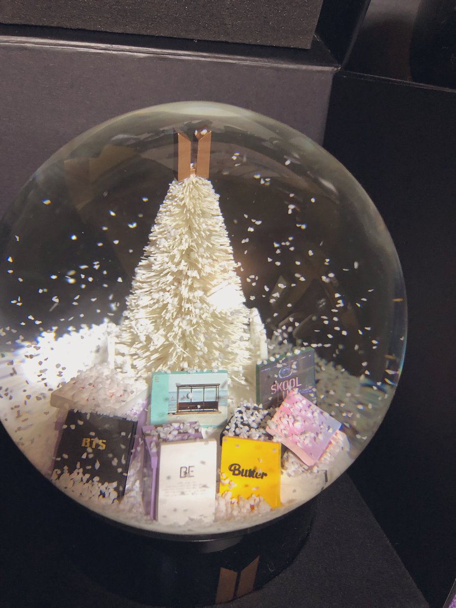 ayubasil's tweet photo. スノードーム。すごく綺麗❄️
#MERCHBOX10 https://t.co/egeQDDykYN