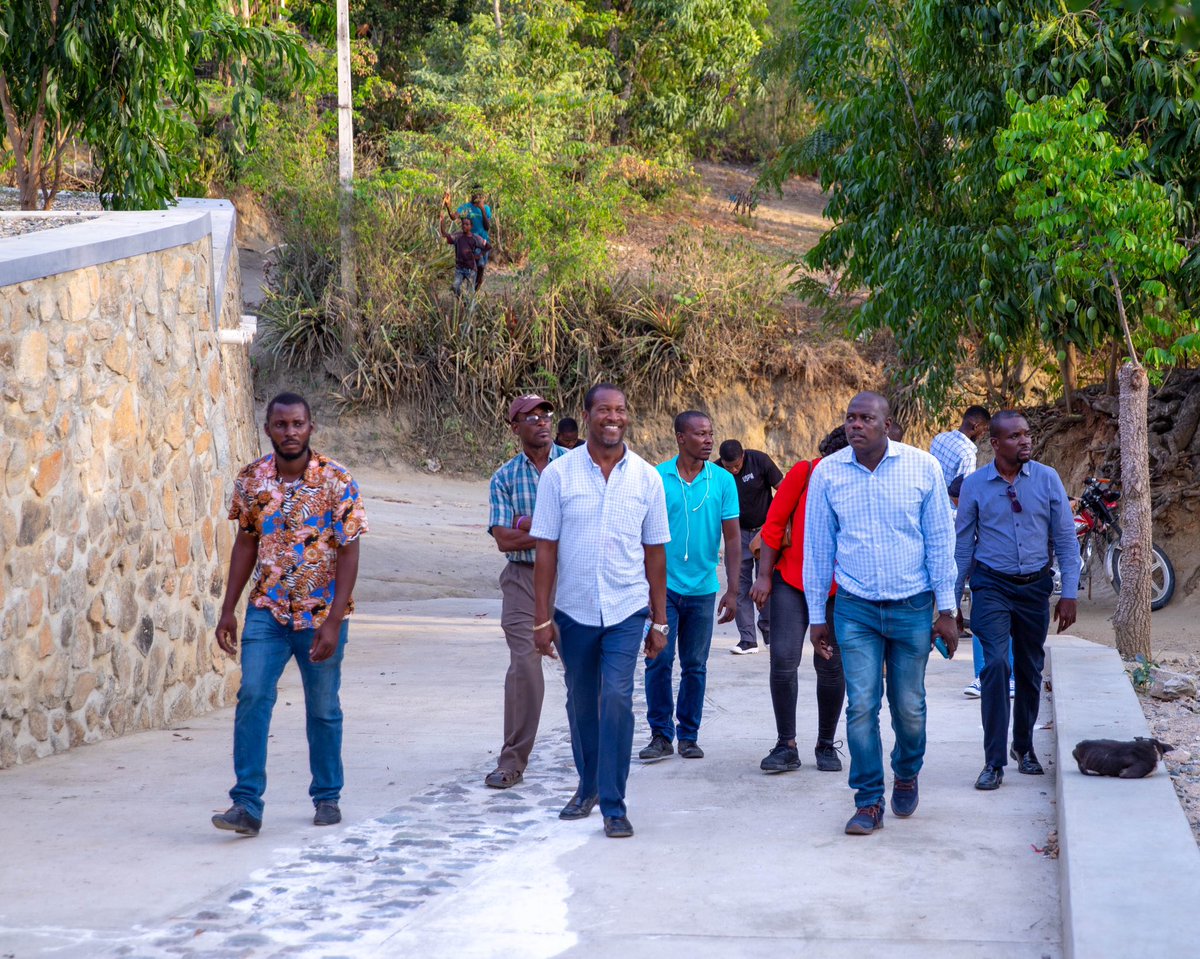 Maten an, ekip <a href="/FNEHaiti/">Fonds National de l’Éducation</a> a nan Depatman Nodès kote Minis Edikasyon an prale inogire 2 Lekòl Nasyonal tou nèf nan Wanament ak Kapotiy, ki rive konstwi ak finansman #FNE, gras ak #dola50 dyaspora ak lajan taks kontribiyab yo.