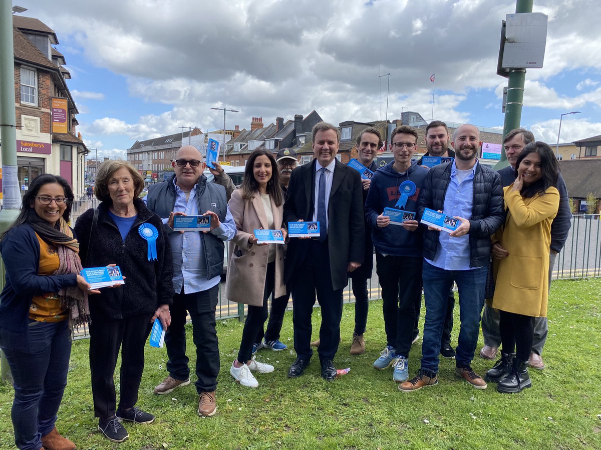 GregHands's tweet image. A terrific team out here in Borehamwood, campaigning for the Hertsmere Council elections on 4th May. 

Big issues are
✅ fighting Mayor Khan’s disastrous ULEZ expansion 
✅ preserving the Green Belt. 
✅ delivering ever-better medical facilities. 

#VoteConservative on 4th May!