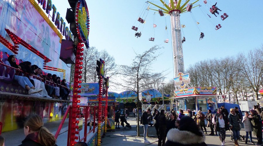 Tijdens de kermis in <a href="/BARENDRECHTzh/">gemeente Barendrecht</a> dit jaar staat de weekmarkt op vrijdag 21 april op de Binnenlandse Baan. 

Vanaf de inrit van ’t Vlak richting de kermis op het gemeentehuisplein.