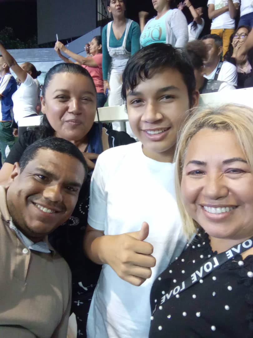 ICIRES18's tweet photo. Agradecídos de Dios por Permitirnos Servirle en su precioso y poderoso Reino. #somosiglesiadecallerenovaciociondelespiritusanto #somosfamiliasdeDios #Cristovienepronto https://t.co/m7b3jFfrCu