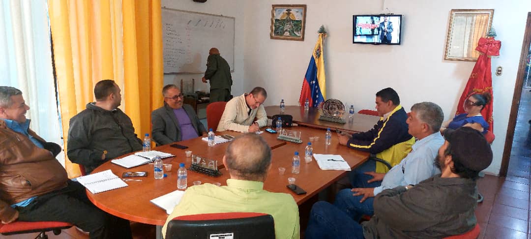 JosBricFUNTBCAC's tweet photo. 10Abril2023. Edo Mayor Obrero Especial Milicia Bolivariana REDI Capital con el G/D Navas Navas en Unión Cívico Militar Obrera para la gran movilidad Cuerpos Combatientes sectores Productivos. @NicolasMaduro @dcabellor
@delcyrodriguezv @psuvtrabajadores 
@FUNTTBCCAC_VE https://t.co/e6yFoEYsWC