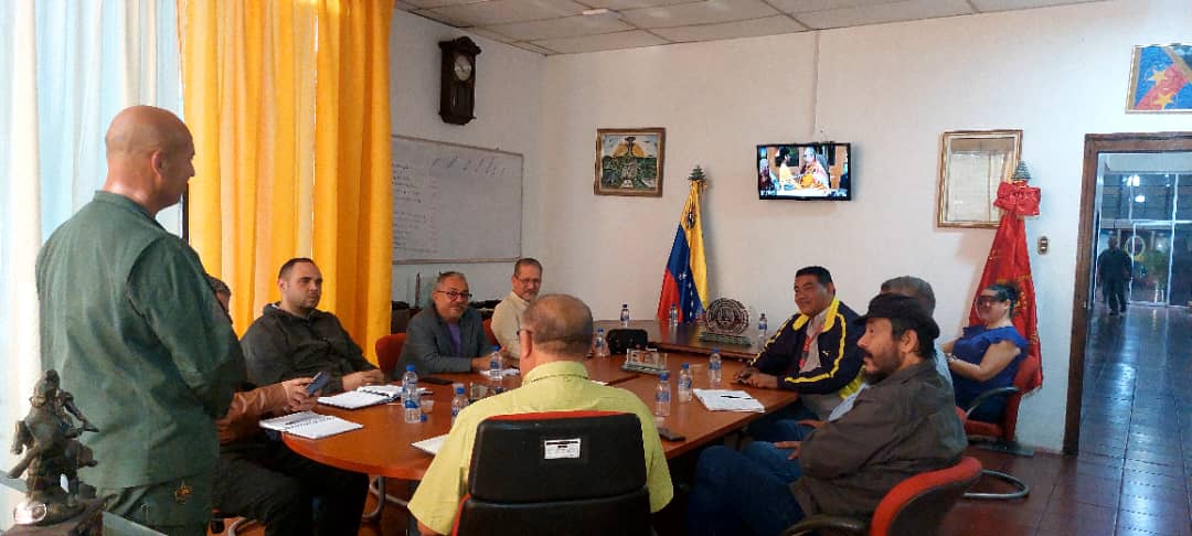 JosBricFUNTBCAC's tweet photo. 10Abril2023. Edo Mayor Obrero Especial Milicia Bolivariana REDI Capital con el G/D Navas Navas en Unión Cívico Militar Obrera para la gran movilidad Cuerpos Combatientes sectores Productivos. @NicolasMaduro @dcabellor
@delcyrodriguezv @psuvtrabajadores 
@FUNTTBCCAC_VE https://t.co/e6yFoEYsWC