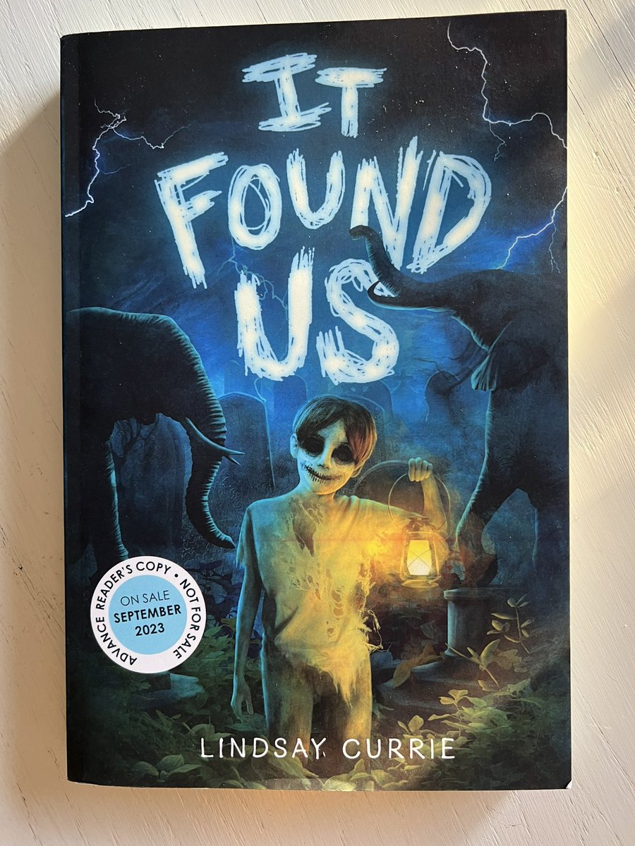 Books by @lindsayncurrie take me back to 12 year old me reading Nancy Drew with a flashlight and the covers pulled up to my nose. You are going to love the heart pounding experience of reading It Found Us! 😱🔦 #booksojourn