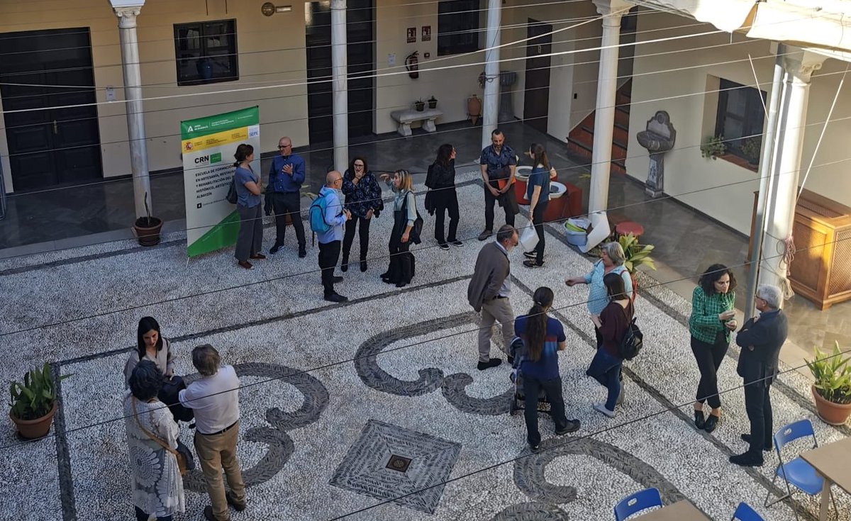 ➡️La <a href="/Escuela_Marmol/">Escuela Mármol Fines</a> se suma a la Red de Centros de Formación en Oficios de Construcción Tradicional y Restauración de Patrimonio. 

🔰DT <a href="/EmpleoJunta/">Consejería de Empleo, Empresa y Trabajo Autónomo</a>, <a href="/AmosGHueso/">Amós García Hueso</a>, destaca que la Escuela aportará a la Red su dilatada experiencia formativa en escultura artesanal y restauración.