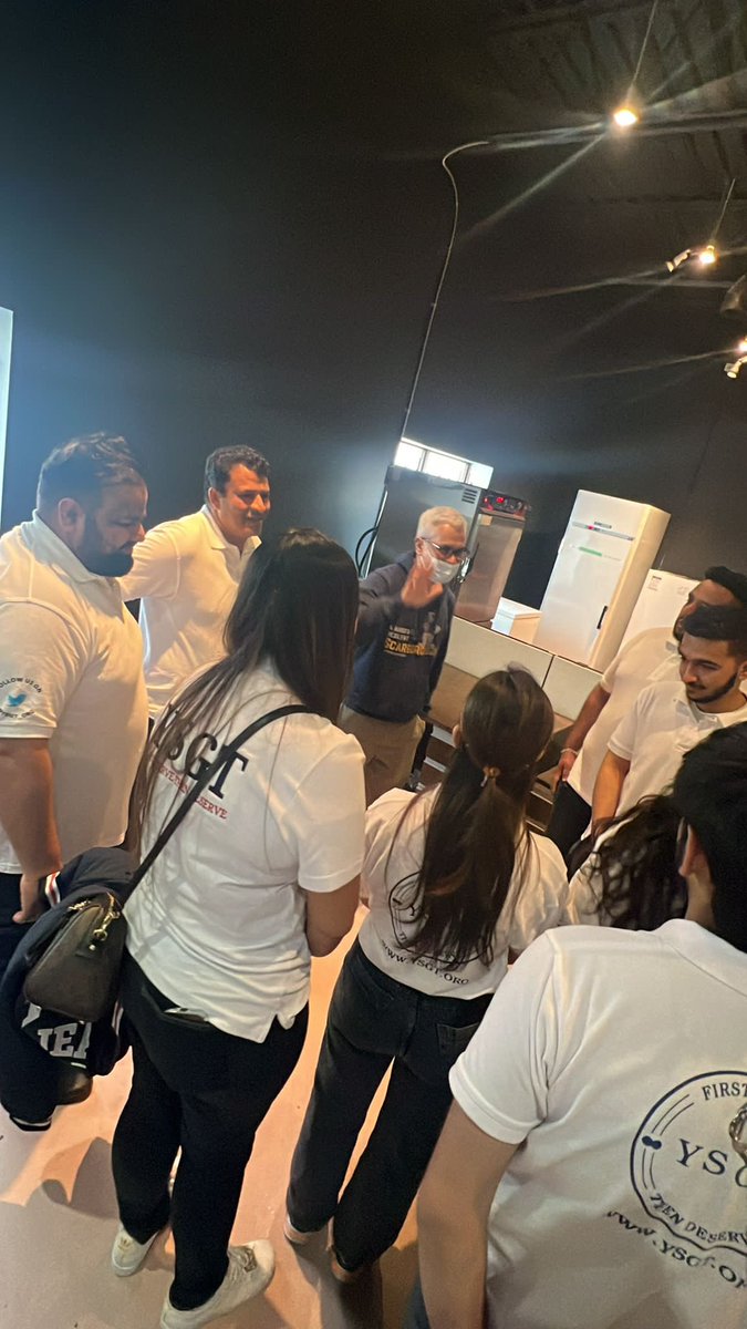 YSGT_ORG's tweet photo. Young Indian volunteers of YSGT studying in Toronto took a day off to donate food supplies and other essentials to charitable organisation, Feed Scarborough on 9 th April, 2023 to promote and value #communityservices in #TorontoCanada  #charity https://t.co/wkKwDOF0kd