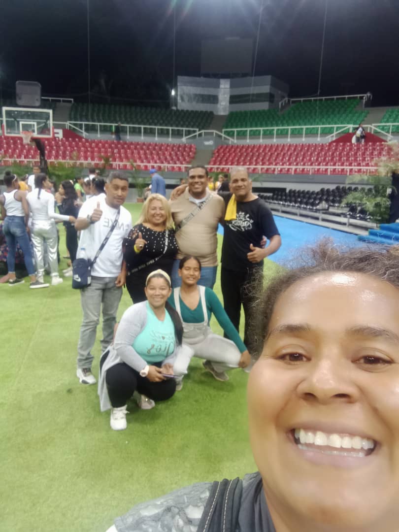 ICIRES18's tweet photo. Gloria a Dios. Equipos de Reino. https://t.co/vEQTxL542z