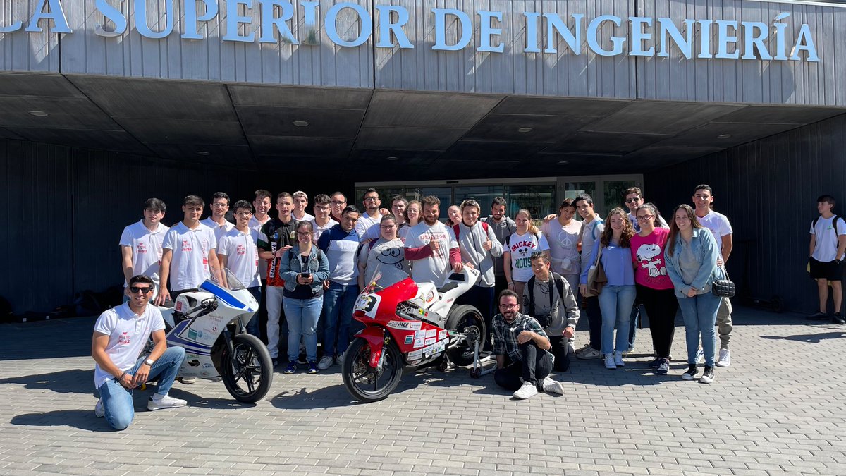 motoETSIUHU's tweet photo. Ayer nos visitaron los chicos y chicas de #FEADI de @UniHuelva, pasamos un rato muy divertido aprendiendo sobre motociclismo, mecánica y electrónica! Recibir estas visitas nos anima a seguir, demostrando que existe un gran interés por el equipo #MotoETSIUHU! Muchas gracias! https://t.co/8aPbEVcM0P