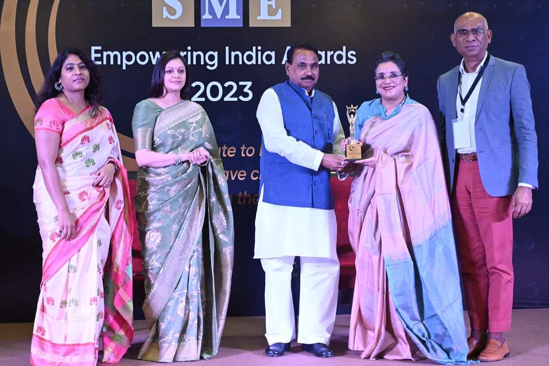 आज Arrucus Media द्वारा आयोजित SME Empowering India Awards के चौथे संस्करण के कार्यक्रम में प्रतिभाग कर उत्कृष्ट कार्य कर रहे उद्यमियों को अवार्ड वितरित किए एवं उपस्थित उद्यमियों को संबोधित किया।