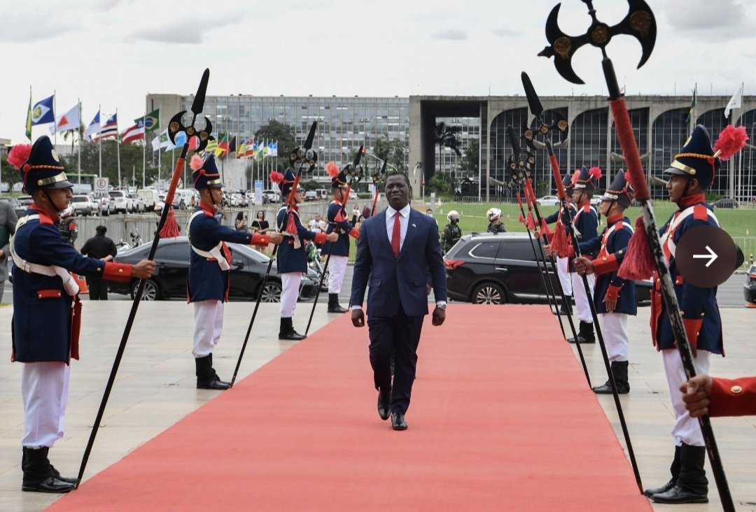 Positive meeting with Foreign Affairs Minister of Brazil in Brasilia, H.E. Mauro Vieira, to strengthen bilateral &amp; multilateral cooperation including re-opening of Brazilian Embassy in Freetown, trade &amp; investment in agriculture, tourism, health &amp; aviation sectors
<a href="/PresidentBio/">Barram</a>