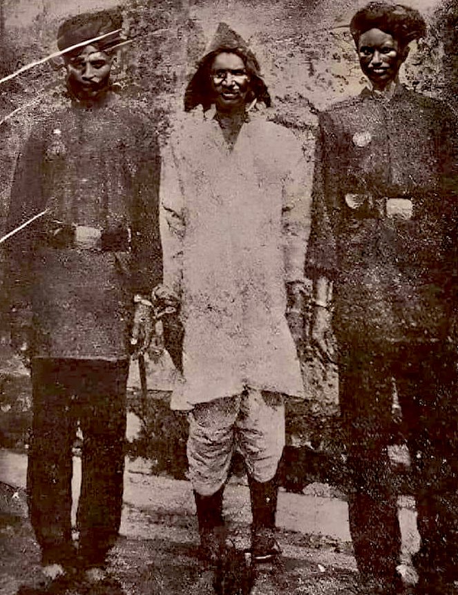 SanatanTalks's tweet photo. This one revolutionary was enough to give sleepless nights to the British

Mhow Khandwa railway track is a witness to the bravery and courage of Tantya Mama. The forest between, The entire society, including the tribals living in it, who still worship him like a god. Today Patalpani is famous as a picnic spot, but few people would know that after hanging Tantya Mama in Jabalpur Central Jail on 4 December 1889, the British had thrown her body in this waterfall.

The frightened British knew that the people might not set fire to the cantonment after seeing the dead body of their hero. London newspapers called him Indian Robinhood, 

But the so-called Indian historians (Red Slaves) did not get time to lick the feet of Marx, Mao. That's why Tantya Mama was not taught in school syllabus.

Tantya Mama Bhil is the voice of freedom, equality, self-respect, respect and protection of cultural traditions. Tantya Bhil will keep coming in different forms till the work of deprived, oppressed, ridiculed laborers against social, economic, political and educational exploitation is completed.

Long live India Vande Matram 🙏