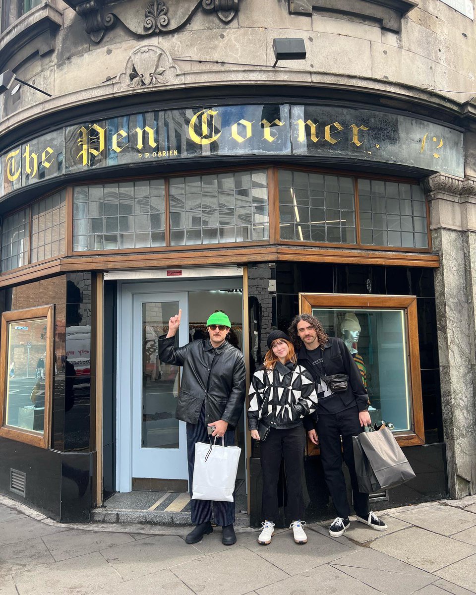 paramoremusicom's tweet photo. NEW PHOTOS of Paramore in Dublin, Ireland
📸 https://t.co/QOcNjxwXeQ https://t.co/qSsYFzxsk1