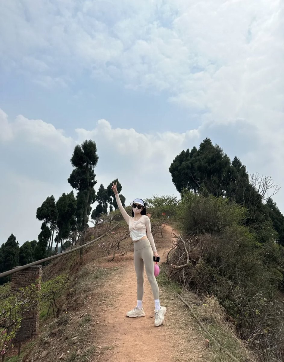 yi07765's tweet photo. 徒步 运动太快乐了啦 哈哈哈哈哈哈
#河北 #衡水 #户外 #廊坊 #小蛮腰 #沧州 #交友 https://t.co/QMkGRUMO7b