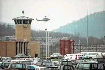 MrDarrenEPrice's tweet photo. 30 yrs ago today began the longest #prisonriot in #US history at #SOCF in #Lucasville. Pls remember the staff & their families whose lives were forever changed, especially the family of C/O Bobby Vallandingham, who was murdered during the riot.#Brotherhood #NeverForget @DRCOhio https://t.co/bS0kLhJ8hP