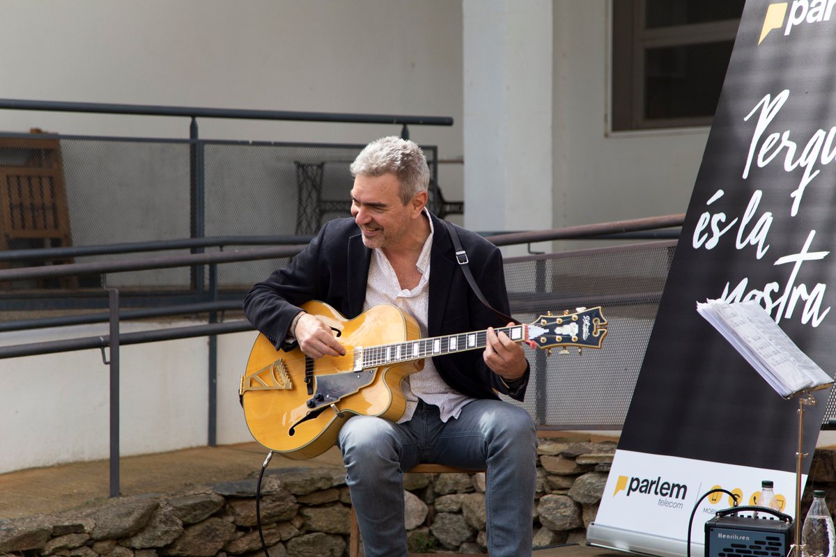 FMFontanilles's tweet image. L'1 d'abril vam celebrar un concert #solidari per les famílies d'Ucraïna al #MonestirdeSantaClara 🏡de la
@FMFontanilles a #Fortià 

El concert de música jazz "The Magic Sounds of Violin" de @festivalitinera 

Notícia i fotos del dia⬇️ 📷 
lnkd.in/dNhb5PKx