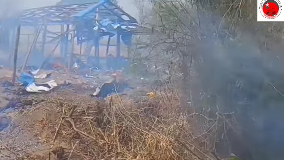 MizzimaNews's tweet photo. Follow
LIVE UPDATE: #WarCrime in #Pazigyi (#Kantbalu, #Sagaing Region) | https://t.co/3JAxV3tSoy https://t.co/isU8Ucka0l