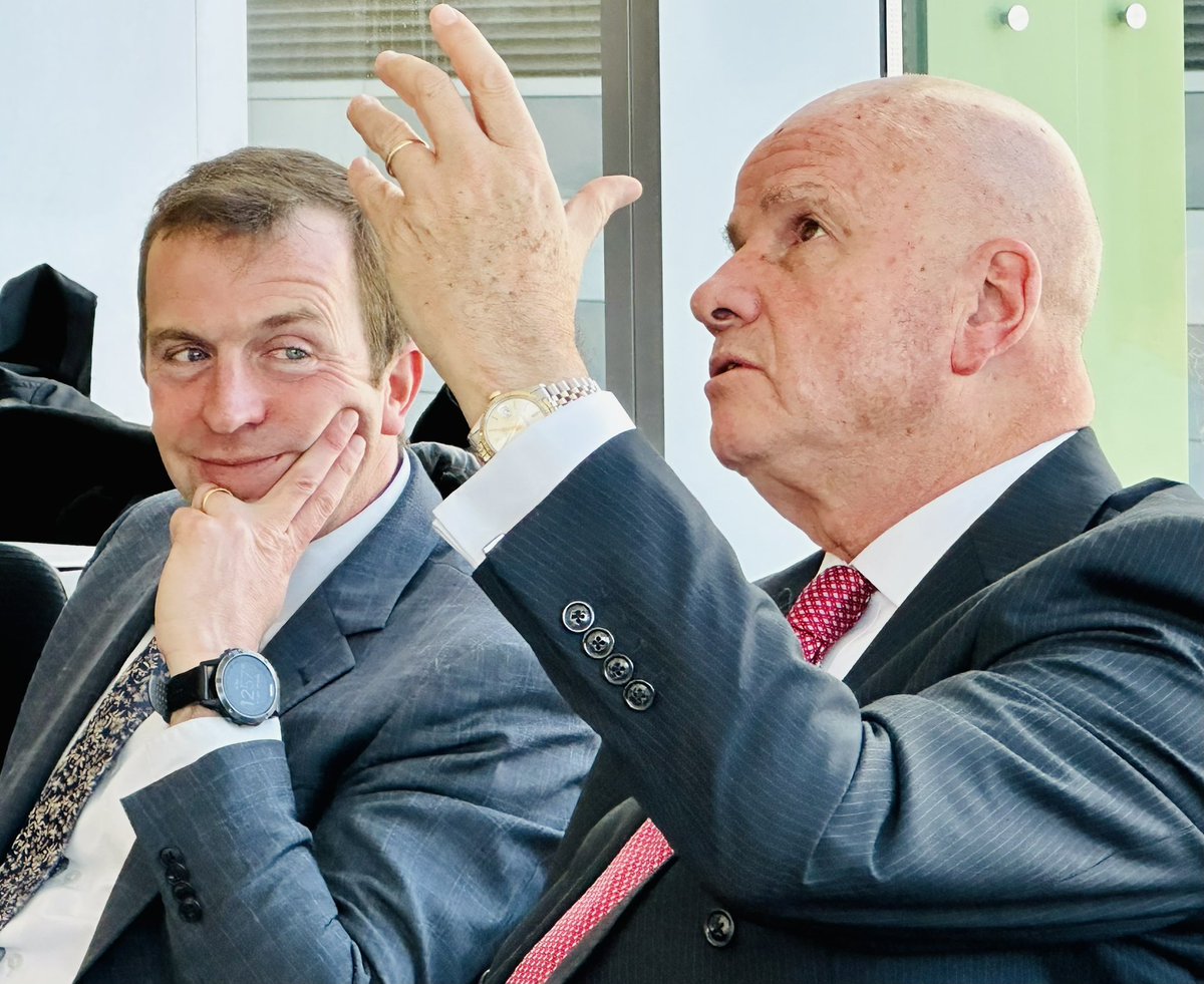 hmsmissionbrain's tweet image. Today our @hmsmissionbrain board had the opportunity to meet with #neurosurgeon and current vice president of Ecuador @ABorreroVega through the work of @HarvardPGSSC. Congratulations to
@TatoUribeLeitz @catorrespi @EmadMadha @SKHillMD @Leti_Campos_ for leading this amazing event!