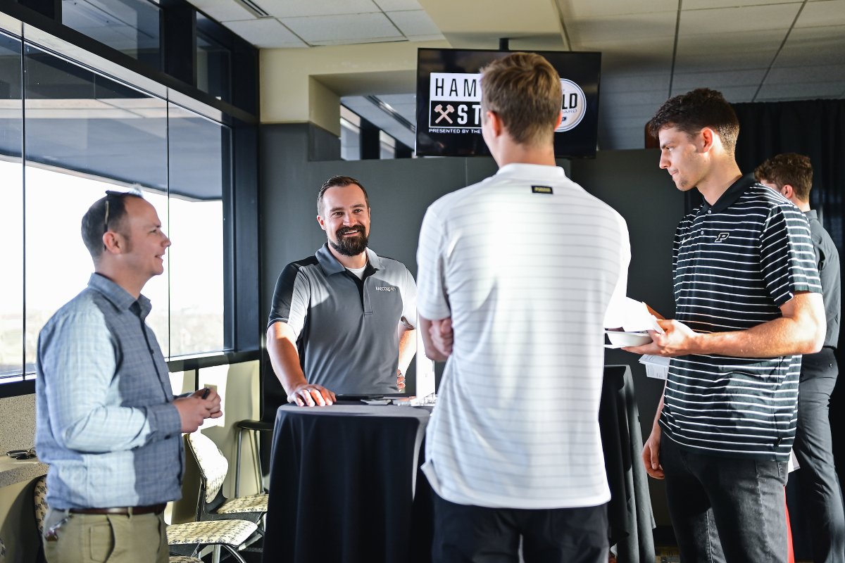 ⚒️ More than 40 local, regional and national businesses met with Purdue student-athletes to discuss future internship, job placement and NIL opportunities. The second-ever Hammer & Steel NIL Networking Event! @PurdueNIL | @BoilerEmpower