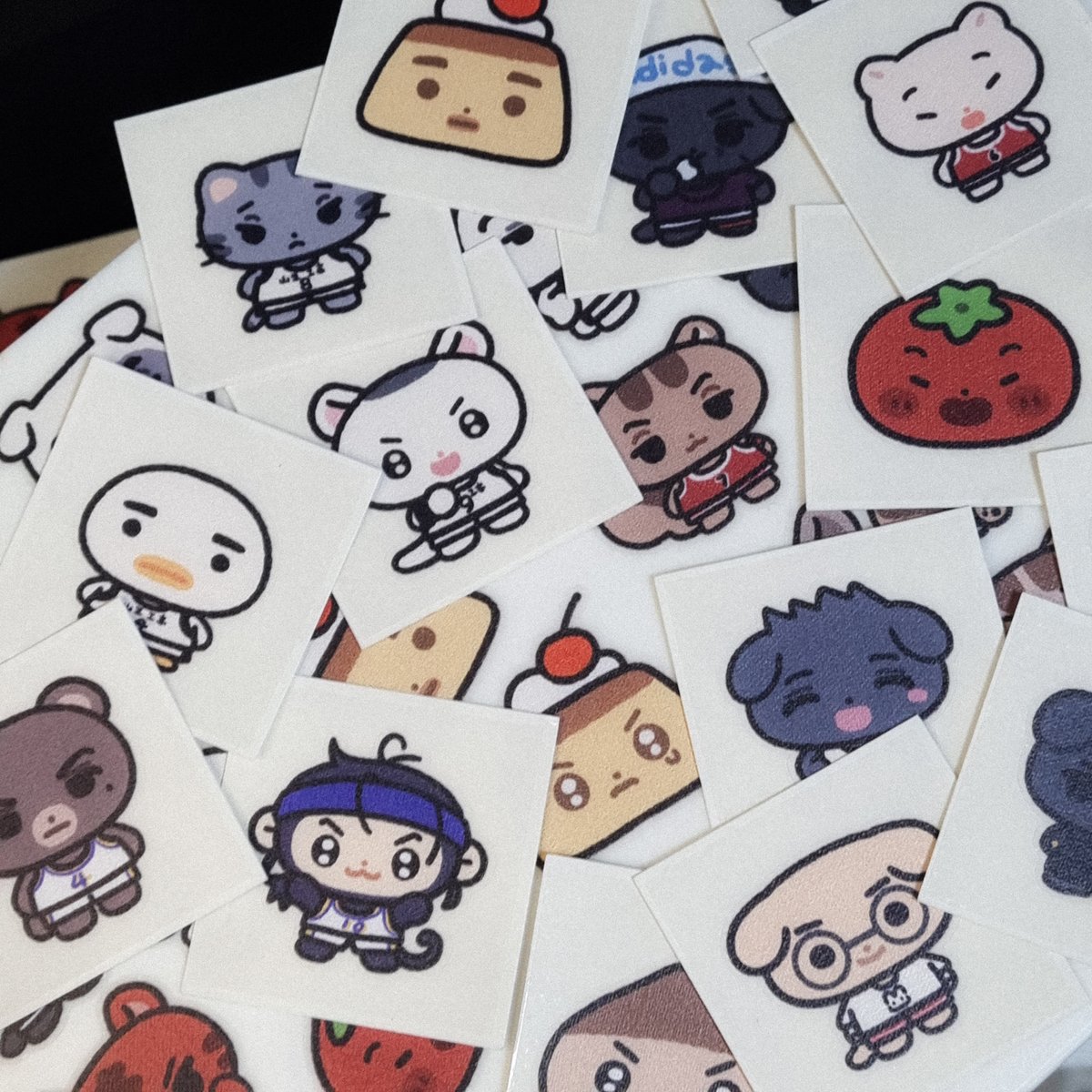 xaGOko's tweet photo. 슬램덩크 띠부씰 나눔 이벤트🍅
뽑아봤는데 이걸 혼자 갖고있긴 너무해서..^//^
rt해주신 3분께 원하시는 띠부씰들을 드려요!

+디페(토)에도 들고갑니다,,🫶 https://t.co/usTs2l1tS8