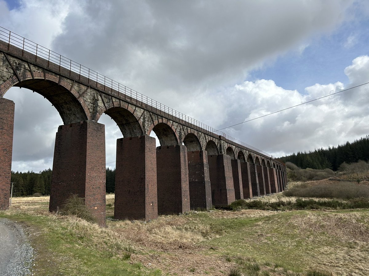 Still think <a href="/MrRobBell/">Rob Bell</a> needs to do a Walking Britain’s Lost Railways here! Great Water of Fleet Viaduct