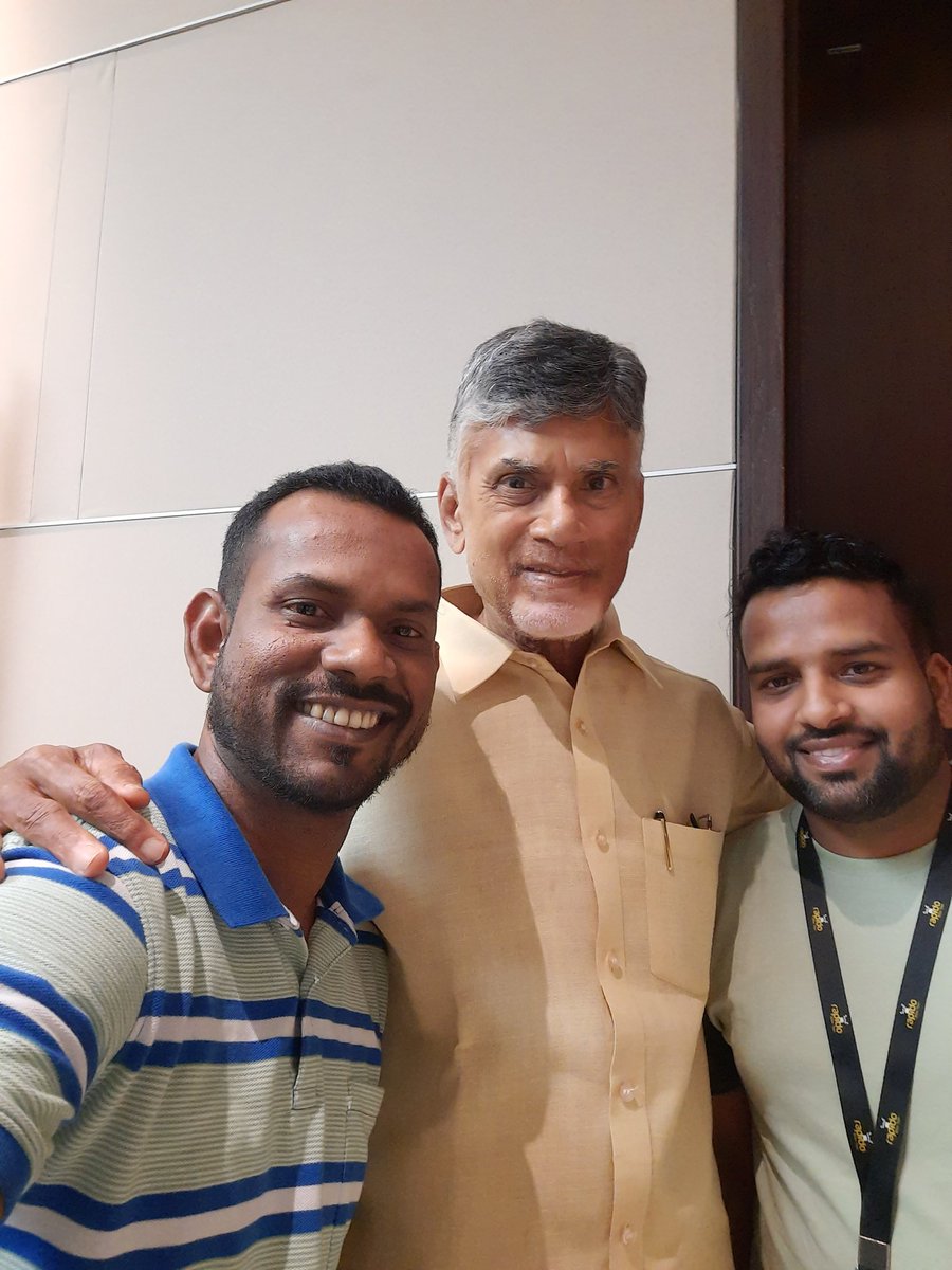 sekh_mobarak's tweet photo. Honoured to meet Mr. Chandrababu Naidu, former Chief Minister of United Andhra Pradesh. THE Hi-Tech CM. https://t.co/W0inPdhBlw
