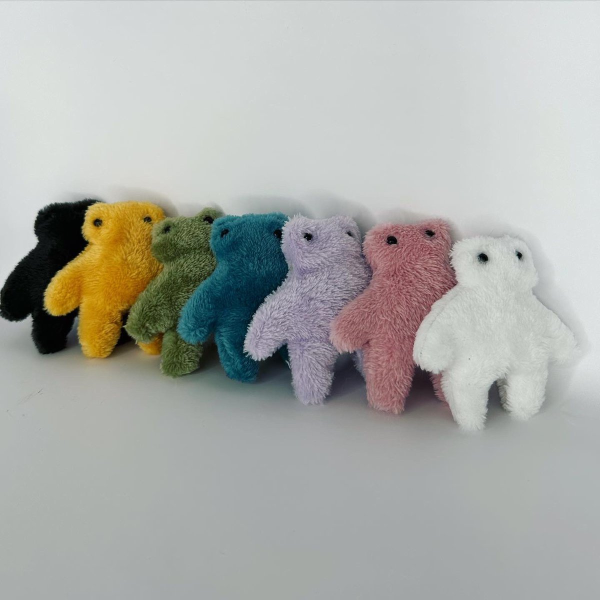 Mangopodsonly's tweet photo. while you’re waiting for overwatch 2 aka new battle pass and lifeweaver , check out my handmade plushies perhaps?👉🏼👈🏼 https://t.co/X8JJz0295y https://t.co/KGksLcbiPt