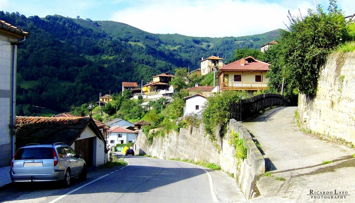Ricardo_Laso's tweet image. URBIÉS, #TURÓN #MIERES #ASTURIAS
Urbiés es una localidad del concejo de Mieres y perteneciente a la parroquia de #Urbiés. Está situada a una altitud de 580 metros. Dista a 12.30 kilómetros de la capital municipal Mieres.
RicardoLaso-photography.blogspot.com