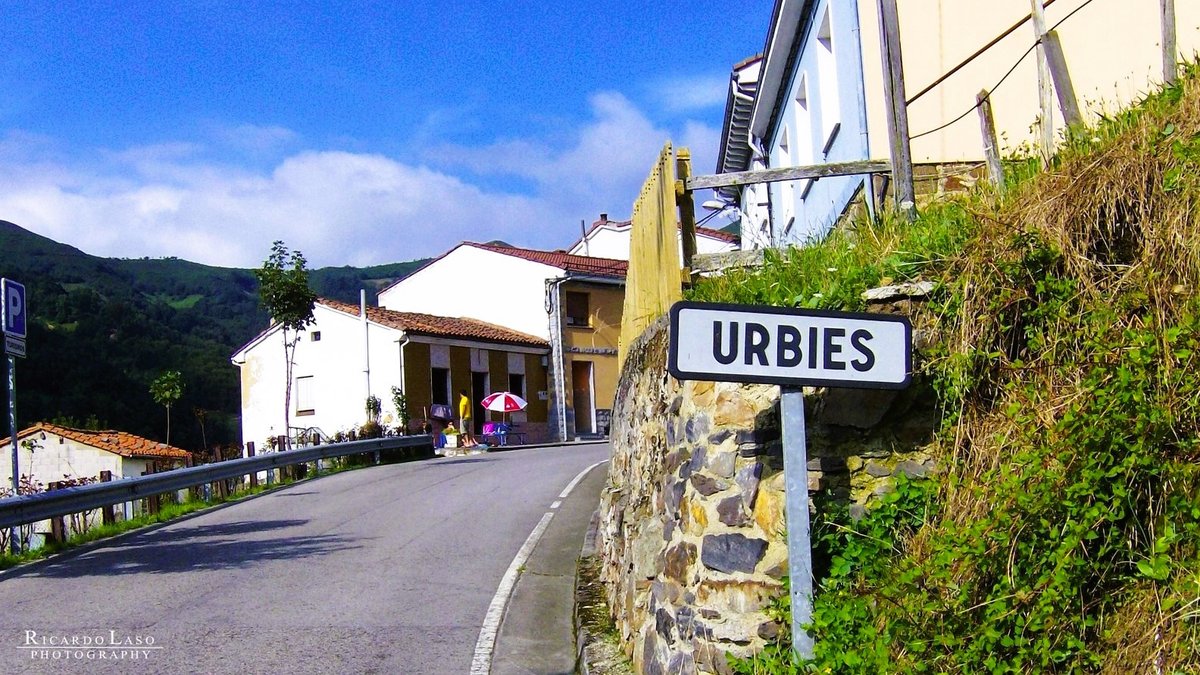 Ricardo_Laso's tweet image. URBIÉS, #TURÓN #MIERES #ASTURIAS
Urbiés es una localidad del concejo de Mieres y perteneciente a la parroquia de #Urbiés. Está situada a una altitud de 580 metros. Dista a 12.30 kilómetros de la capital municipal Mieres.
RicardoLaso-photography.blogspot.com
