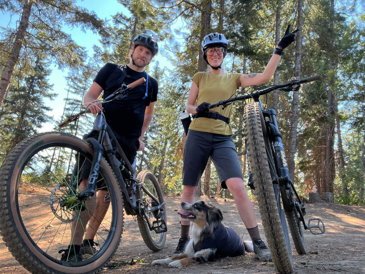 Minus33's tweet photo. Happy #NationalPetDay! We're sharing the dogs (and feline) of Minus33!
Tag us in your photos with your four-legged trail partner enjoying the adventure for a chance to be featured! https://t.co/qsW65PEaON