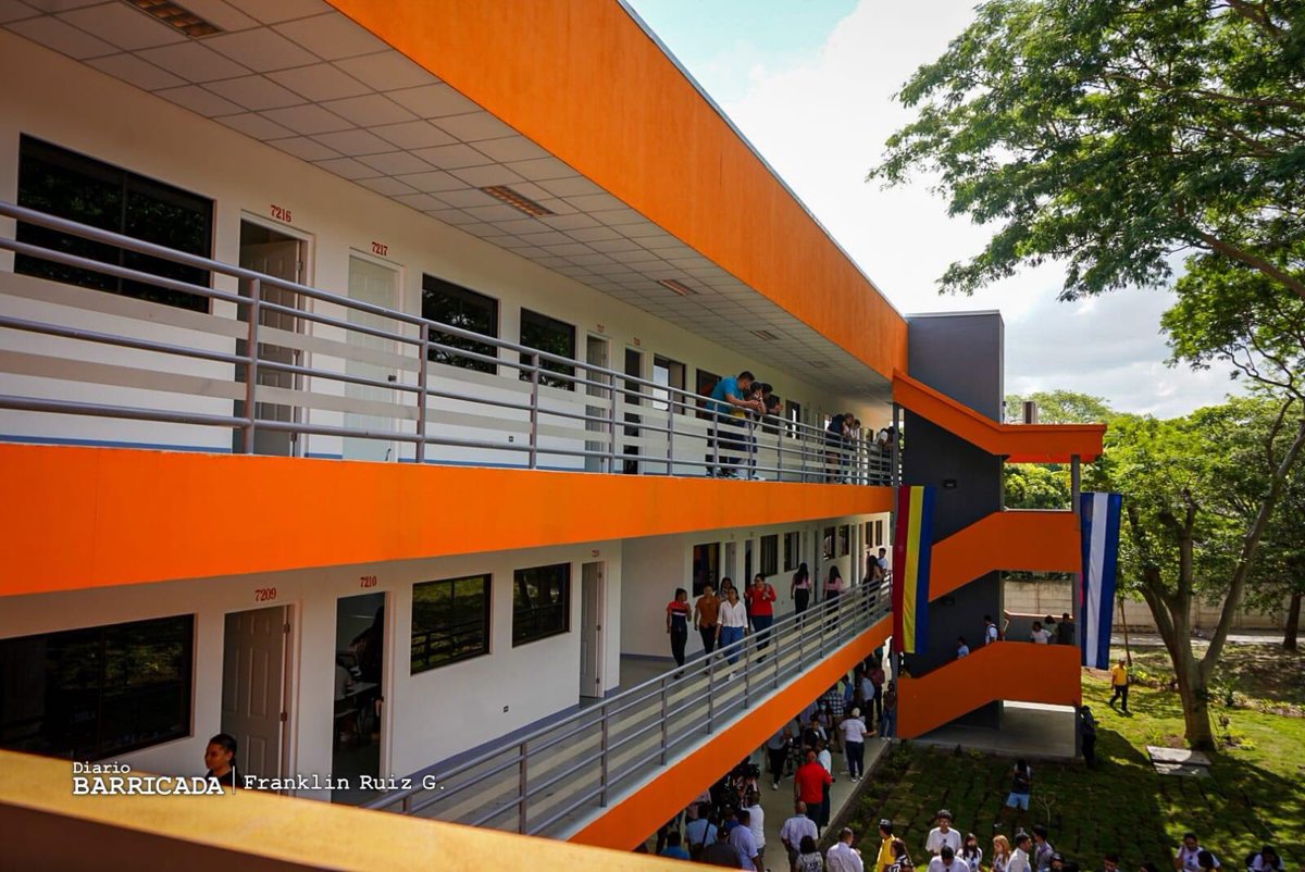 RDcomunicadores's tweet photo. 📍UNAN Managua realizó inauguración del Pabellón 72, en el marco del inicio del año académico 2023.
👉Con este edificio se estará recibiendo a más de 4,500 estudiantes de la Facultad de Ciencias Económicas📚, que se encontraban en el RUCFA.
#Nicaragua https://t.co/TDTM6sjxfp