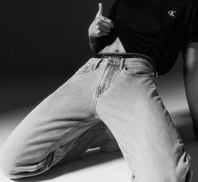 swimsjk's tweet photo. category is tights and jungkook wins https://t.co/jxRGThk8Cj