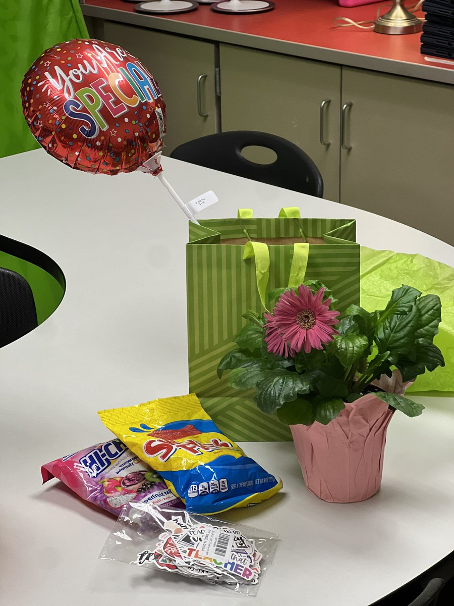 ✨ Nikki Jones tweet media