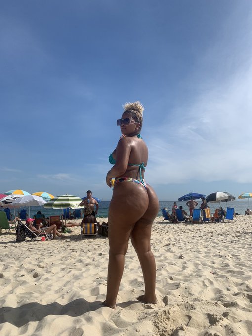 Watch Inst:@greyceoficial_'s leaked NSFW photo on TwXstars